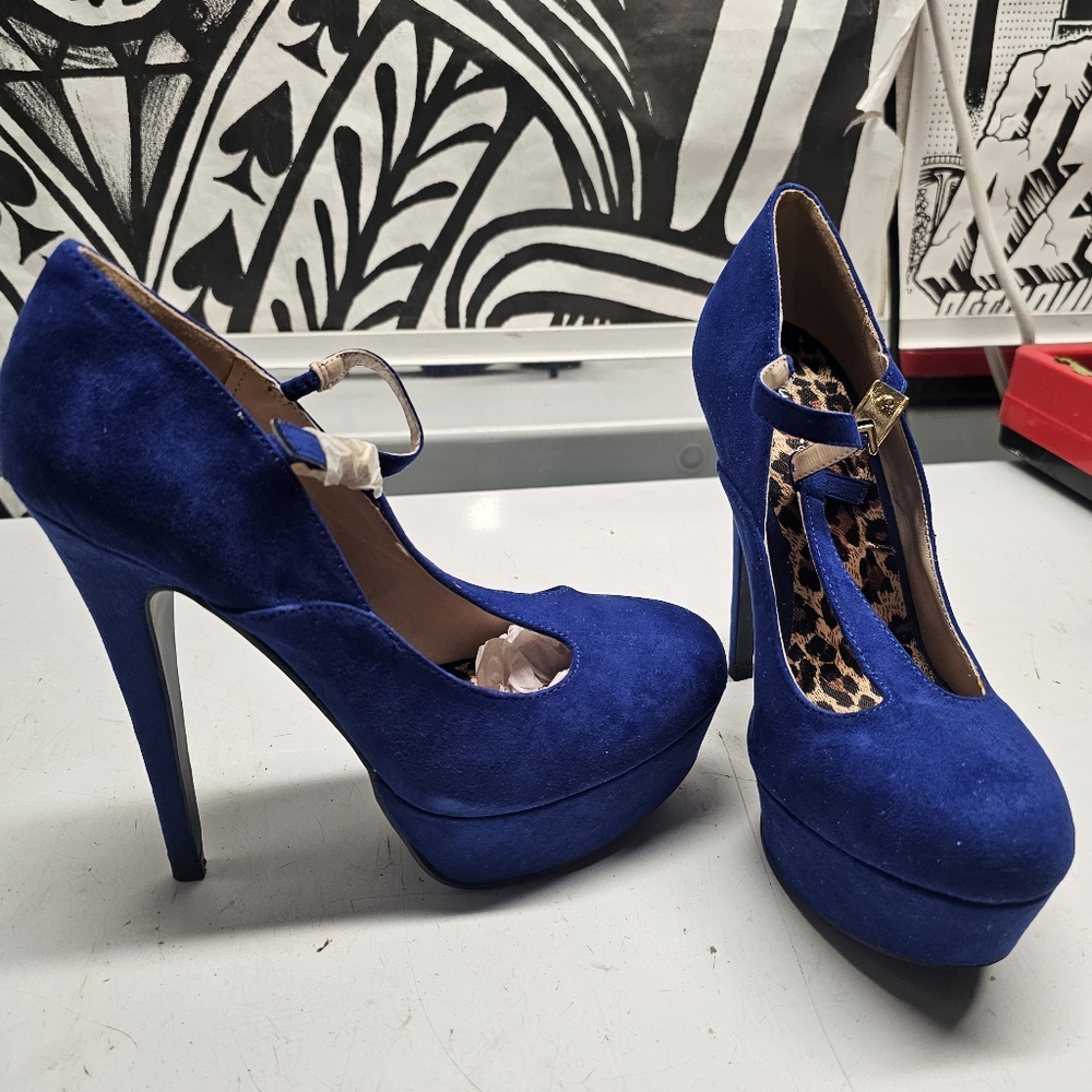 Qupid Elegant Blue Suede Platform Heels Size 7 1/2